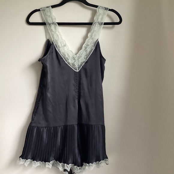 Victoria’s Secret Babydoll Romper Teddy Medium Black Satin Lace Fairy Goth Y2K - Picture 5 of 16